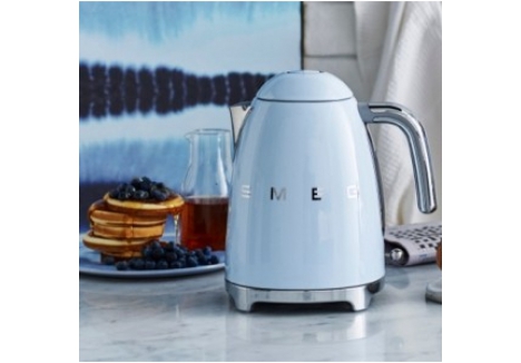 Smeg KLF03PBUK 1950's Retro Style Kettle in Pastel Blue, Cordless
