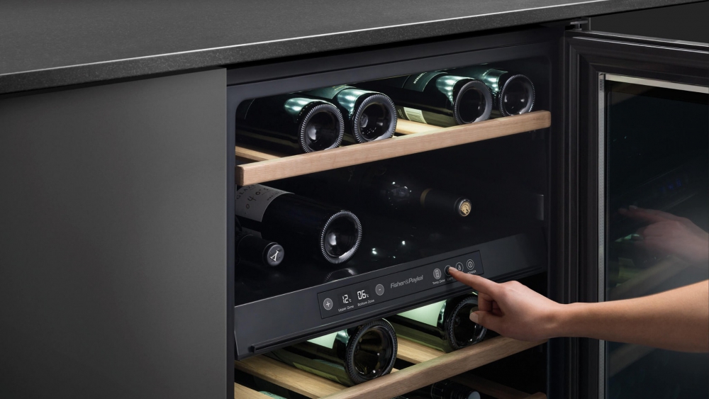 Appliance Electronics Fisher & Paykel RS60RDWX1 38 bottle capacity