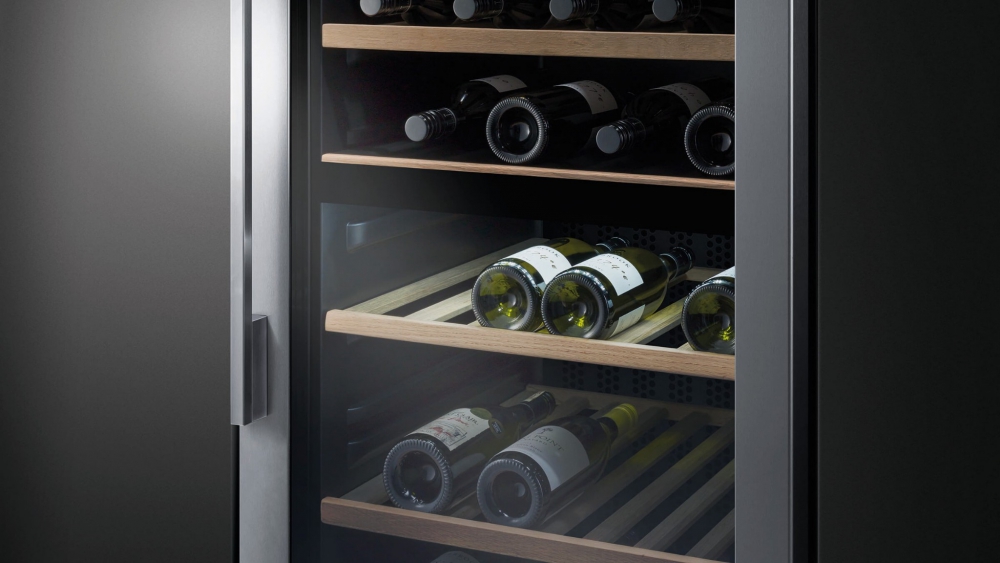 Appliance Electronics Fisher & Paykel RF106RDWX1 50 bottle capacity