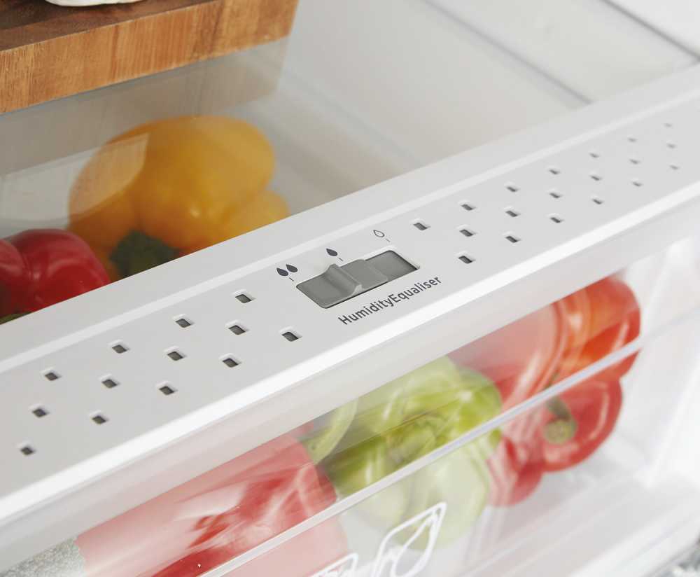 Appliance Electronics Hoover HVN6182W5K 60cm Frost Free Tall Fridge