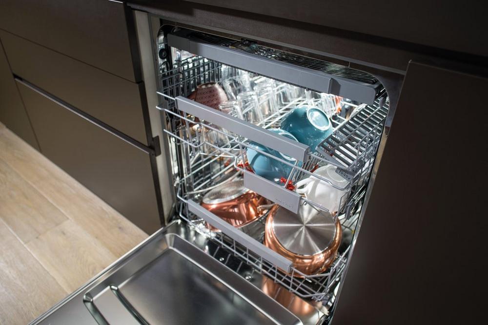 Appliance Electronics Hisense HV671C60UK Integrated Full Size