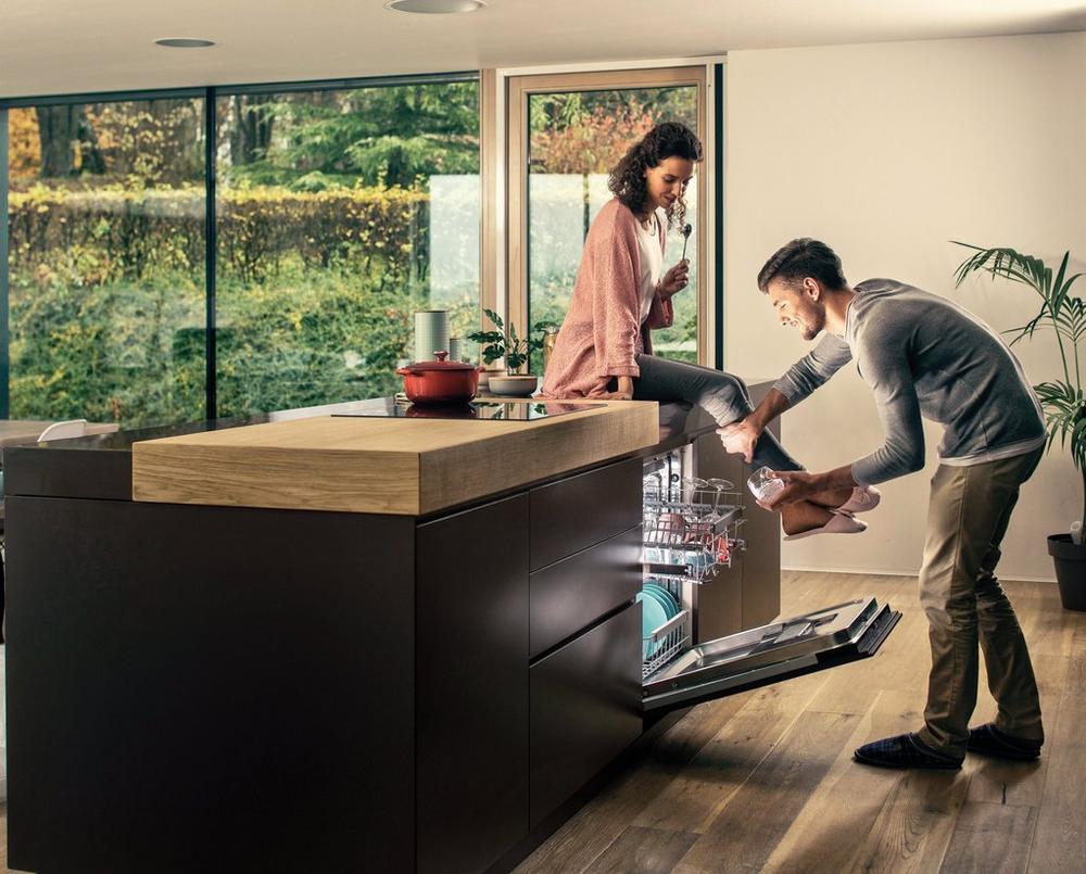 Appliance Electronics Hisense HV671C60UK Integrated Full Size