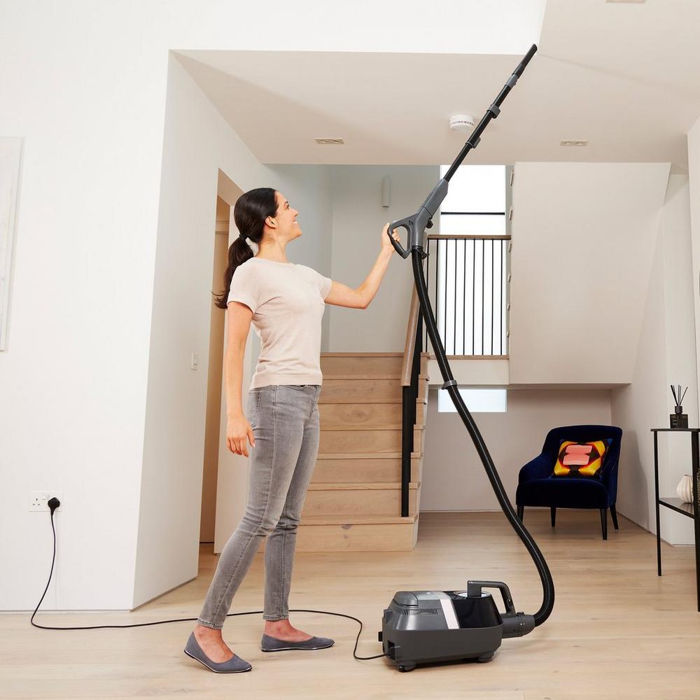 Appliance Electronics Shark CV100UKT Bagless Cylinder Vacuum Cleaner