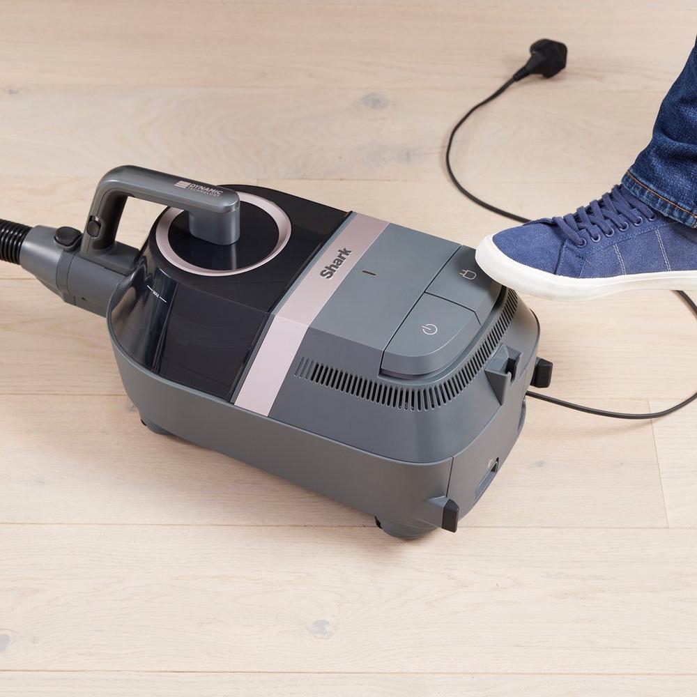 Appliance Electronics Shark CV100UKT Bagless Cylinder Vacuum Cleaner