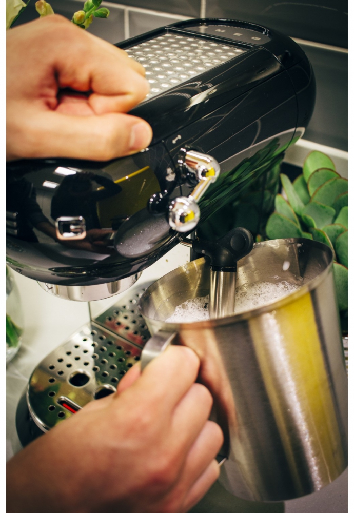 Smeg ECF01BLUK 50's Retro Style Espresso Coffee Machine in Black