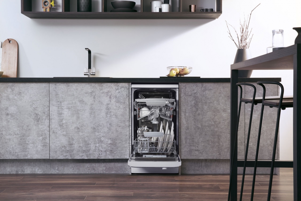 Appliance Electronics Hotpoint LSFF8M126UK Slimline Dishwasher White